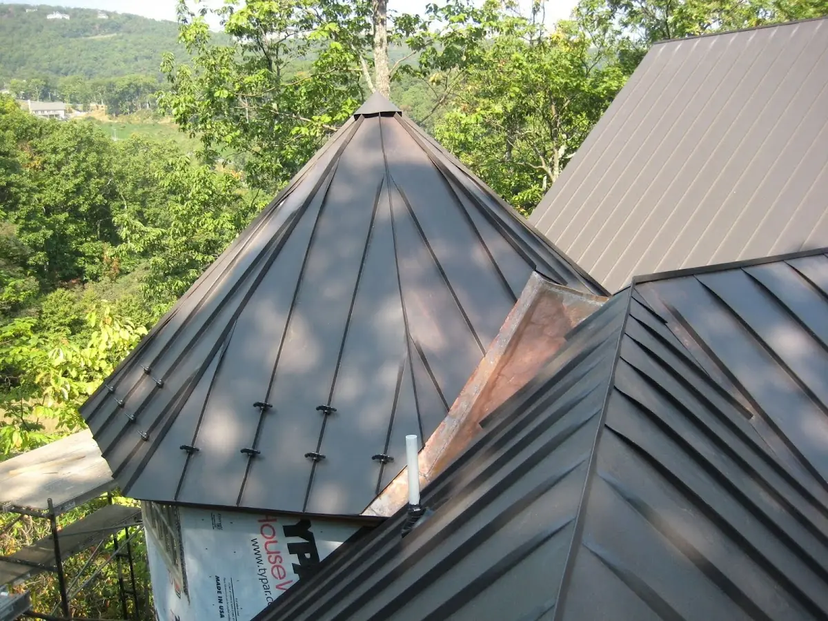 Professional Gutter Cleaning by Craftsman Roofing in Salton City